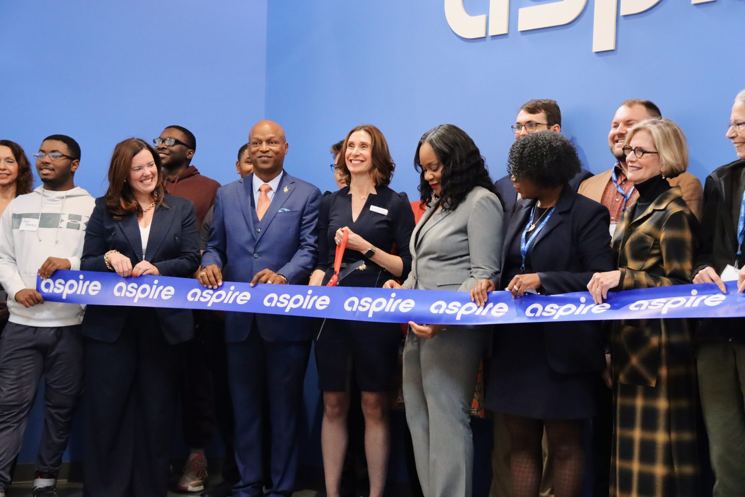 Aspire Cuts the Ribbon to the Employment Training Program with Government Officials!